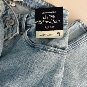 NWT Abercrombie and fitch the 90s relaxed jeans high rise xshort